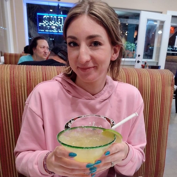 Meet your Posher, Bobbie - Picture 2 of 5